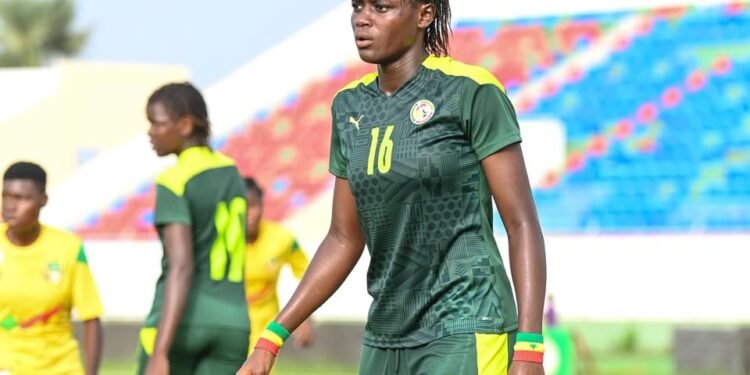 Adji Ndiaye, gardienne de l'équipe A et attaquante des U20