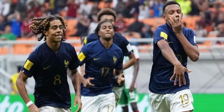 Mondial U17 : La France domine le Mali (2-1) et retrouve l&rsquo;Allemagne en finale