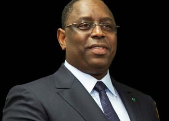 Lauréat du prix d’Excellence : Macky Sall représenté par Lat Diop à la cérémonie des CAF Awards
