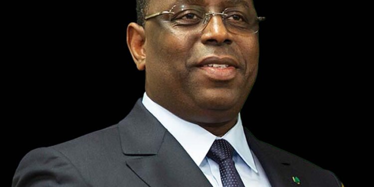 Lauréat du prix d’Excellence : Macky Sall représenté par Lat Diop à la cérémonie des CAF Awards