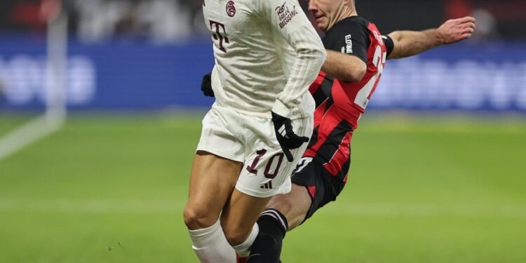 Bundesliga : Francfort étrille le Bayern de Bouna Sarr (5-1)