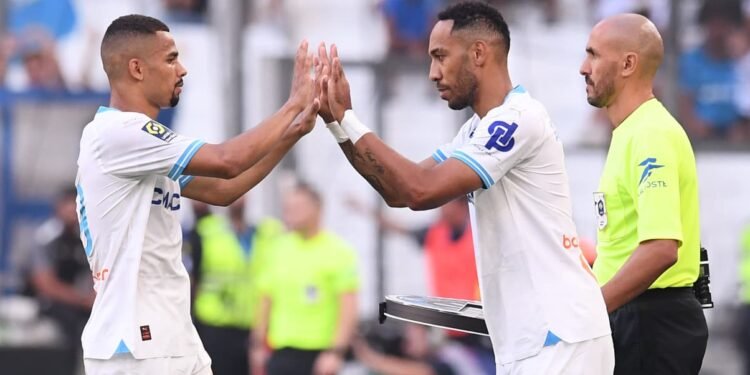 Iliman-Ndiaye-et-Pierre-Emerick-Aubameyang